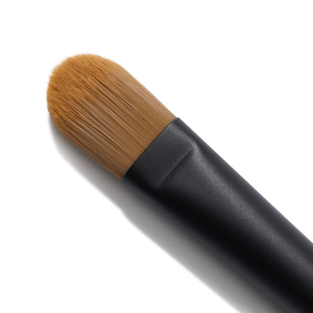 Lisa Eldridge No. 1 Seamless Blend Brush - Picture 2 of 5